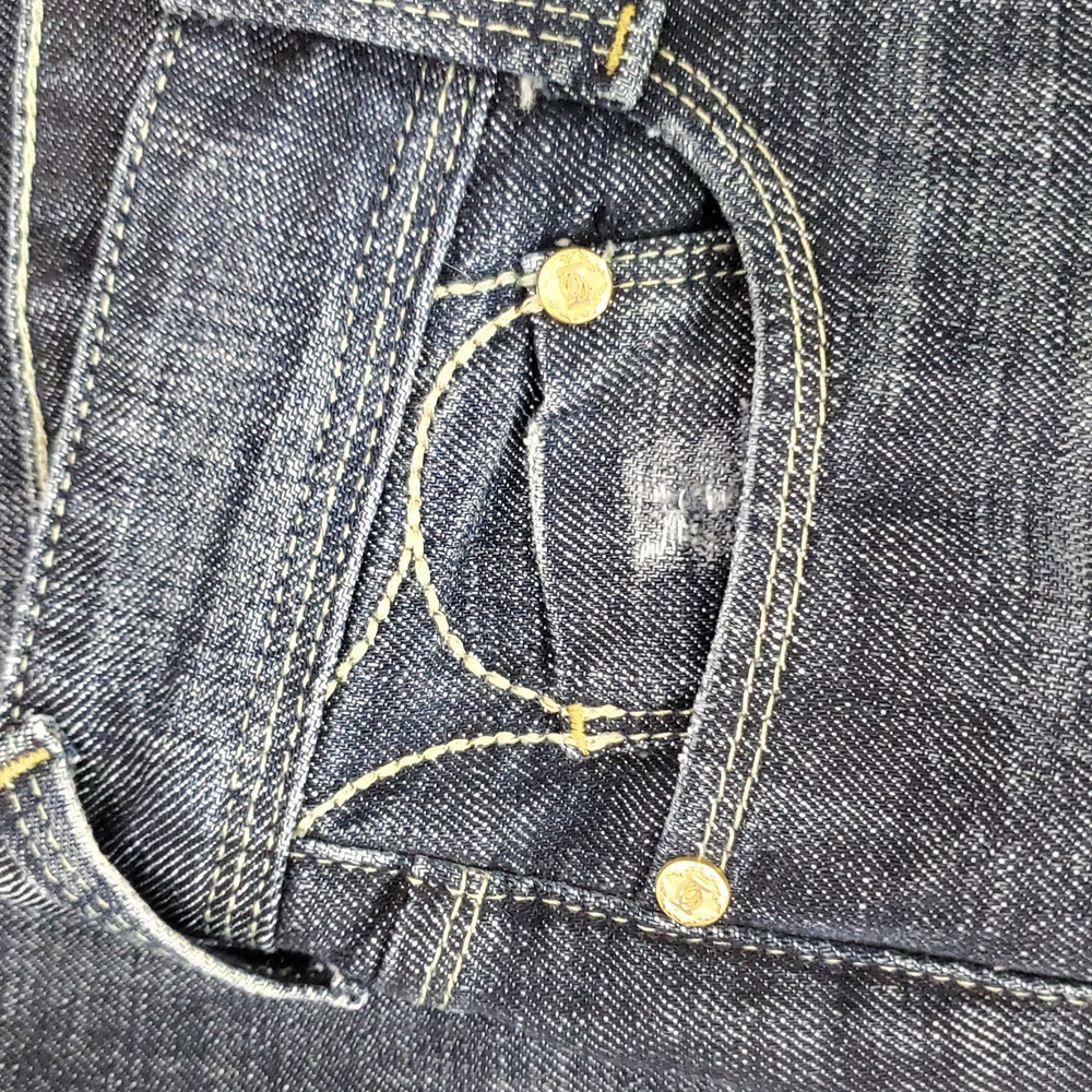 Bebe | Vintage Y2K Gold Metal Logo Back Pocket Bootcut Flare Jeans | 26 Low Rise - Picture 5 of 14